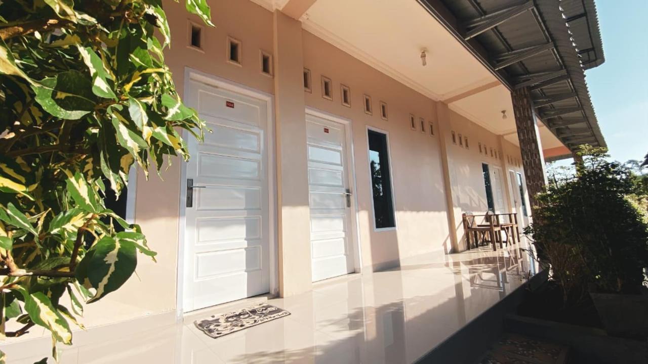 Penginapan Malompek Syariah Padang  Exterior photo