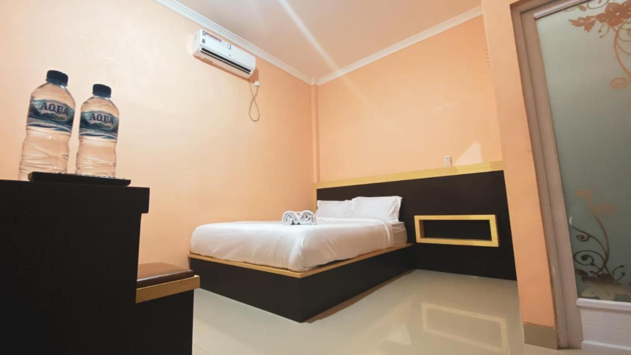 Penginapan Malompek Syariah Padang  Exterior photo